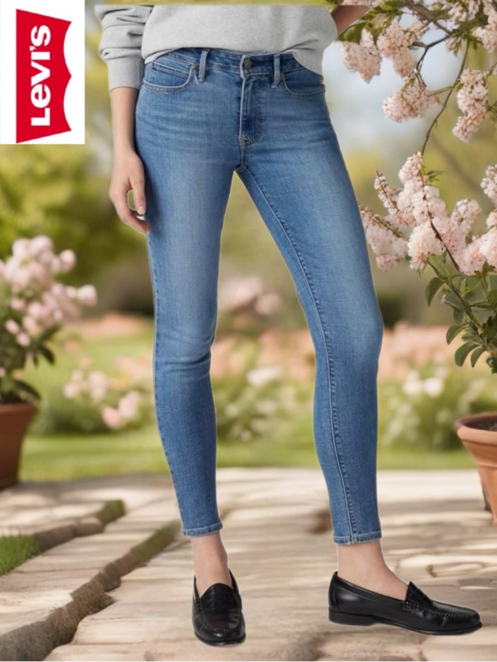 711 Levi's Women's Medium Blue Skinny Jeans